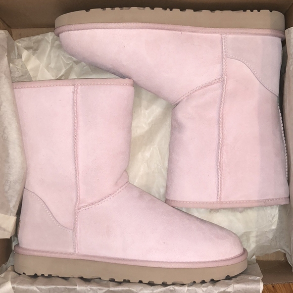 UGG Women's Classic Boots - Picture 7 of 8